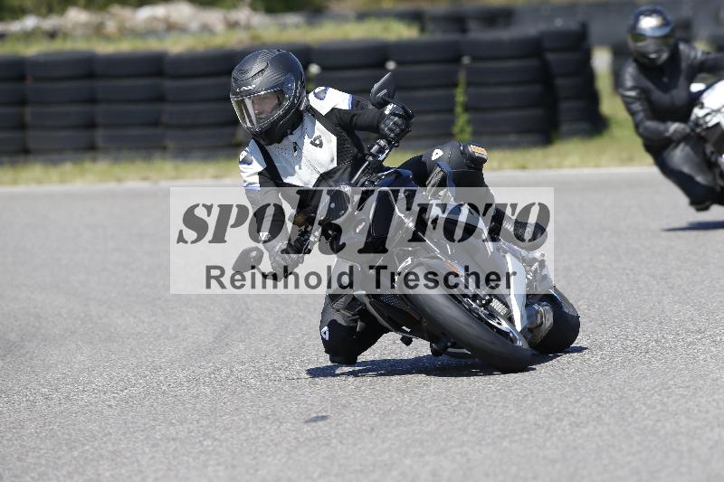 /Archiv-2025/48 25.08.2025 Cornu Master School ADR/blau-bleu/100